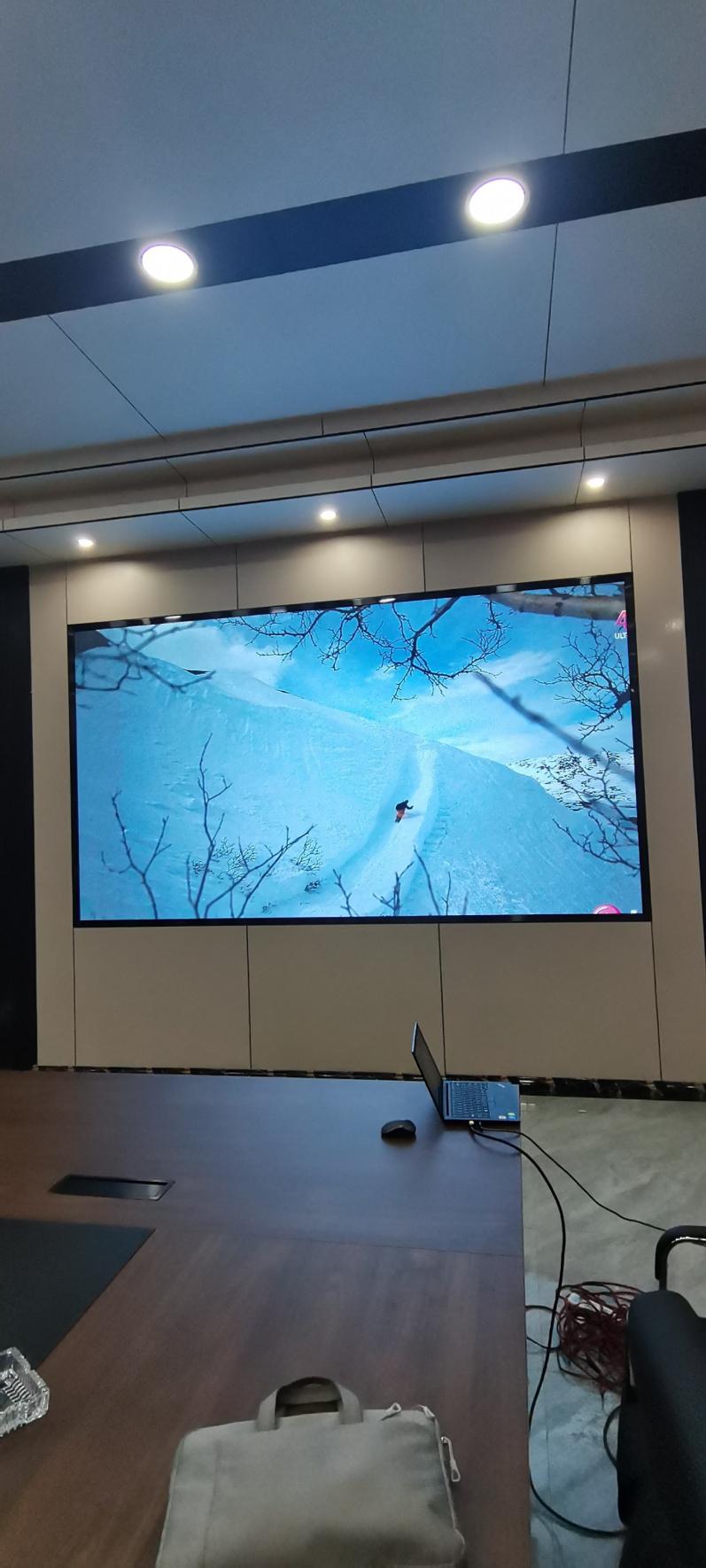 枝江市室內(nèi)全彩P2.0安裝完畢   尺寸：3.52x1.92m  像素點：1760x960